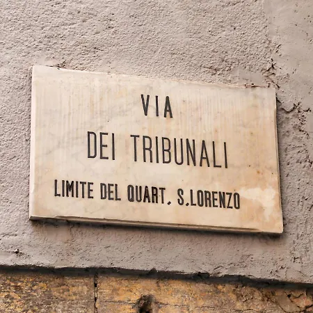 Centro Storico - Casa Con Wi-Fi E 4 Posti Letto In Via Dei Tribunali-3